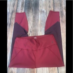 Good American nwt size 5 burgundy gym leggings